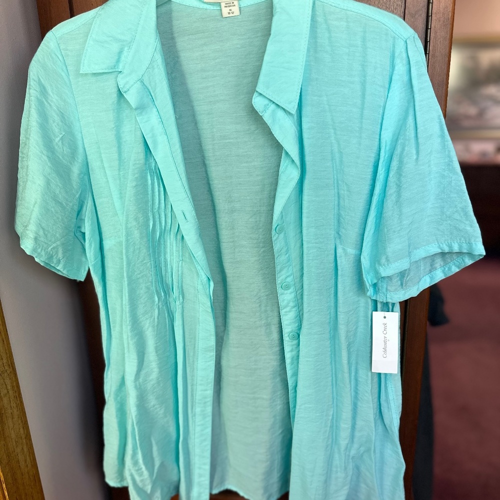 Cold water Creek pit tucked button down shirt